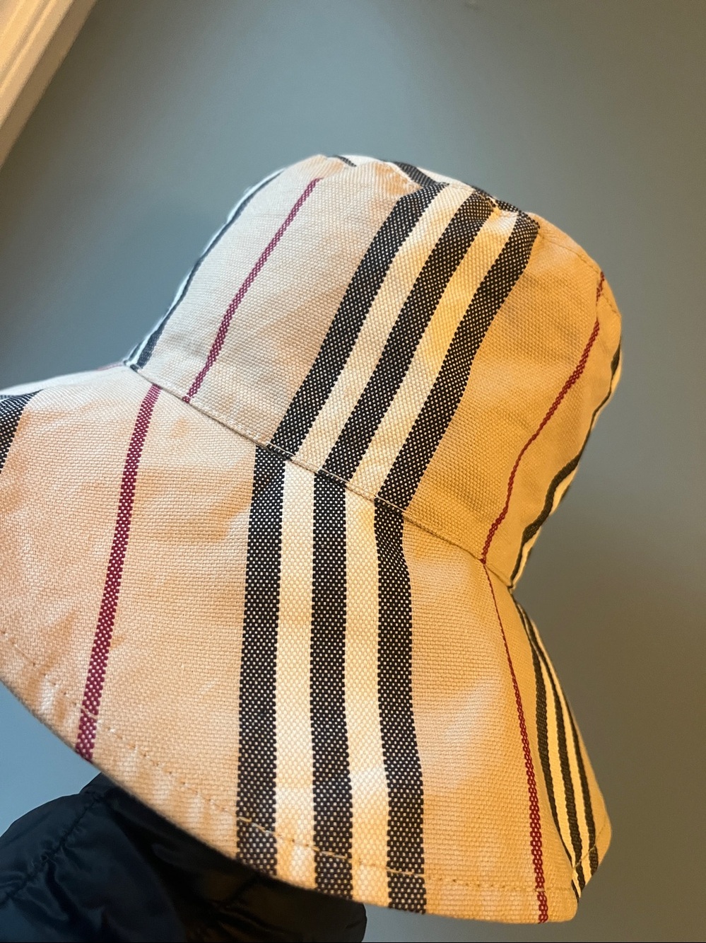 Burberry London Bucket Nova Check Hat - Picture 14 of 16